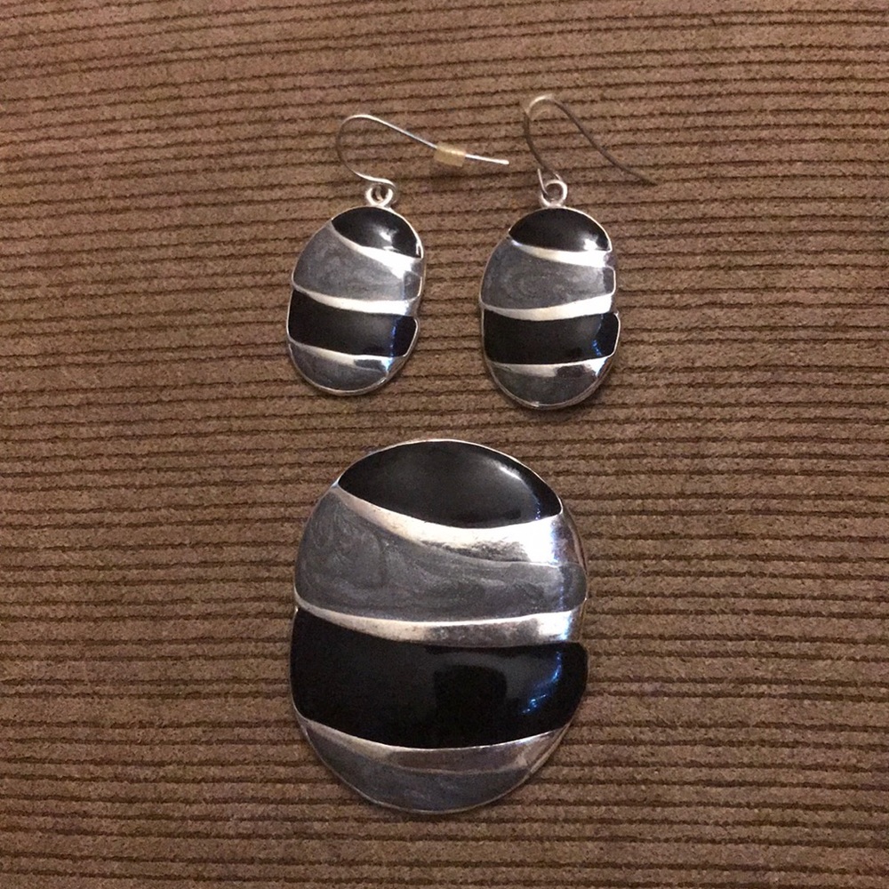 Boutique Jewelry Broach Set with Earrings